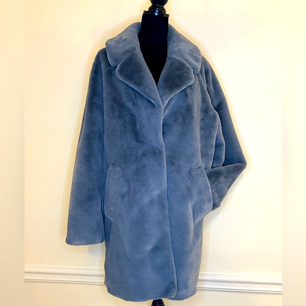 Lamarque Linnea Faux Fur Dusty Blue Buttery Soft Luxury Coat. Size Medium.